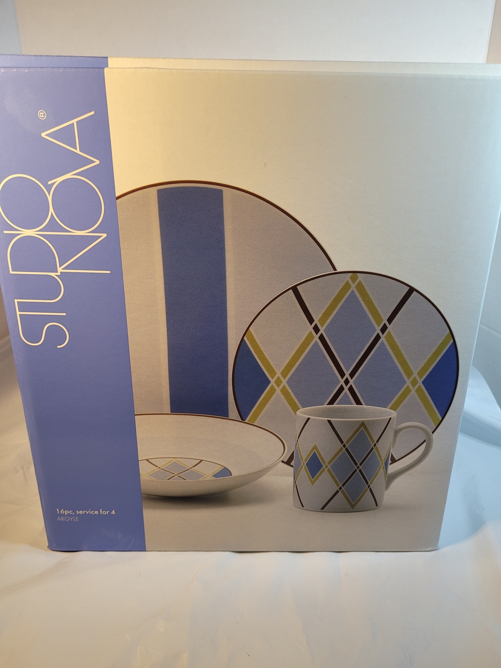 Studio Nova Discontinued China "Argyle" 16 Peice Aervice For 4